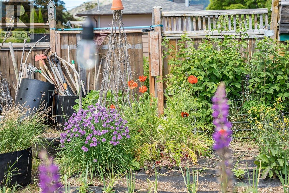 2433 First Avenue, Rossland, British Columbia  V0G 1Y0 - Photo 44 - 10399495