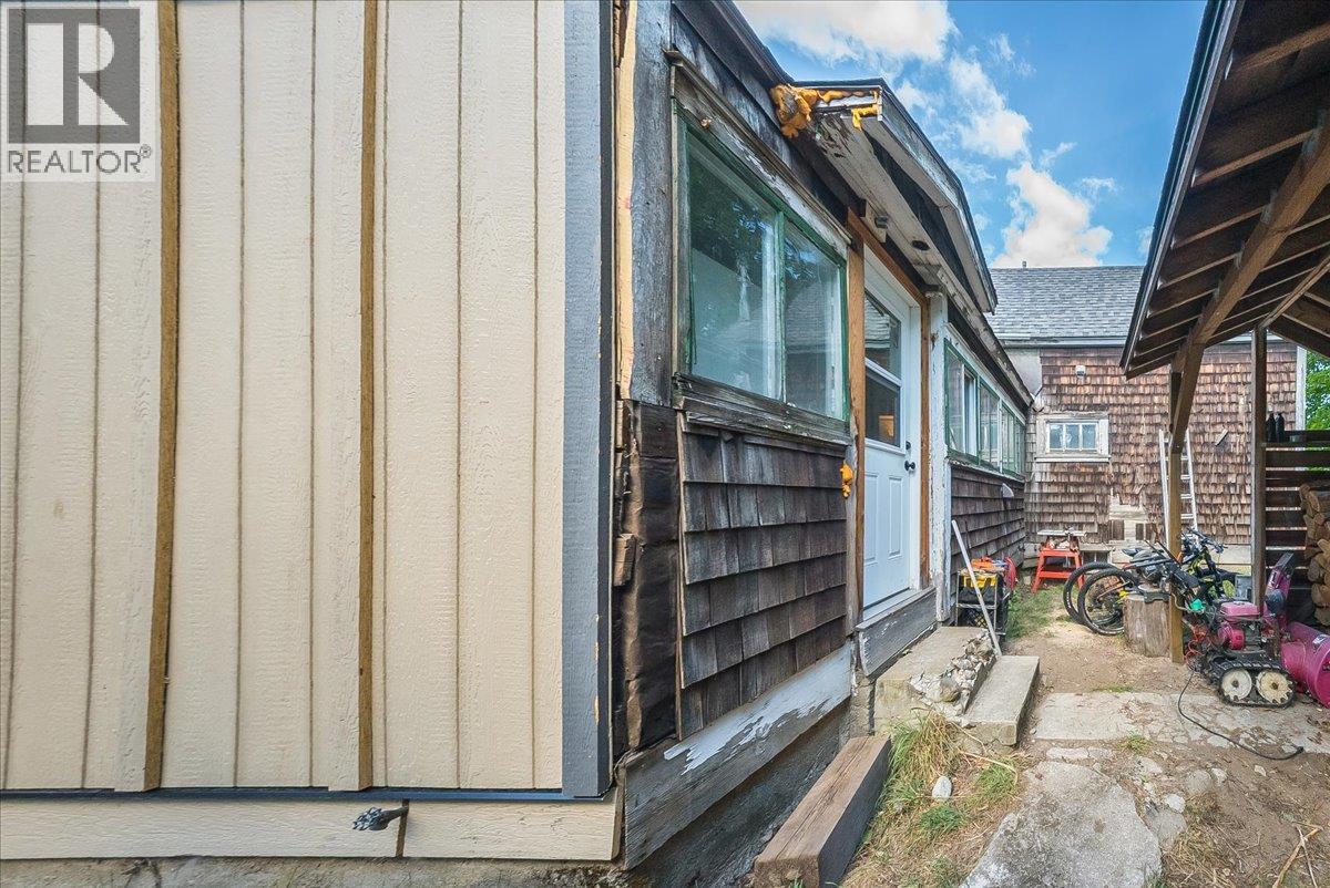 2433 First Avenue, Rossland, British Columbia  V0G 1Y0 - Photo 48 - 10399495