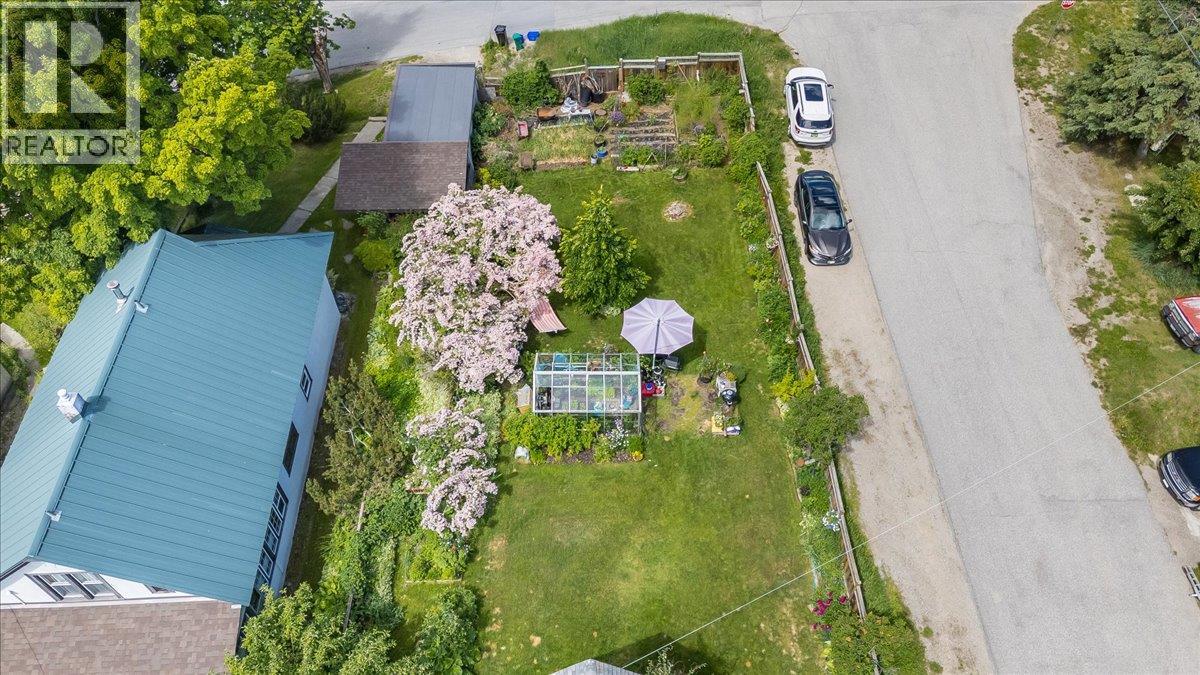 2433 First Avenue, Rossland, British Columbia  V0G 1Y0 - Photo 51 - 10399495