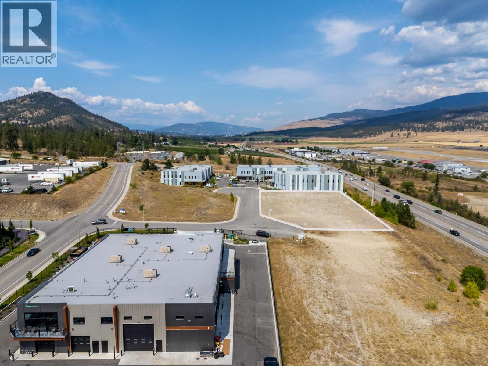 2165 Optic Court, Kelowna, British Columbia  V1V 2K5 - Photo 2 - 10399397