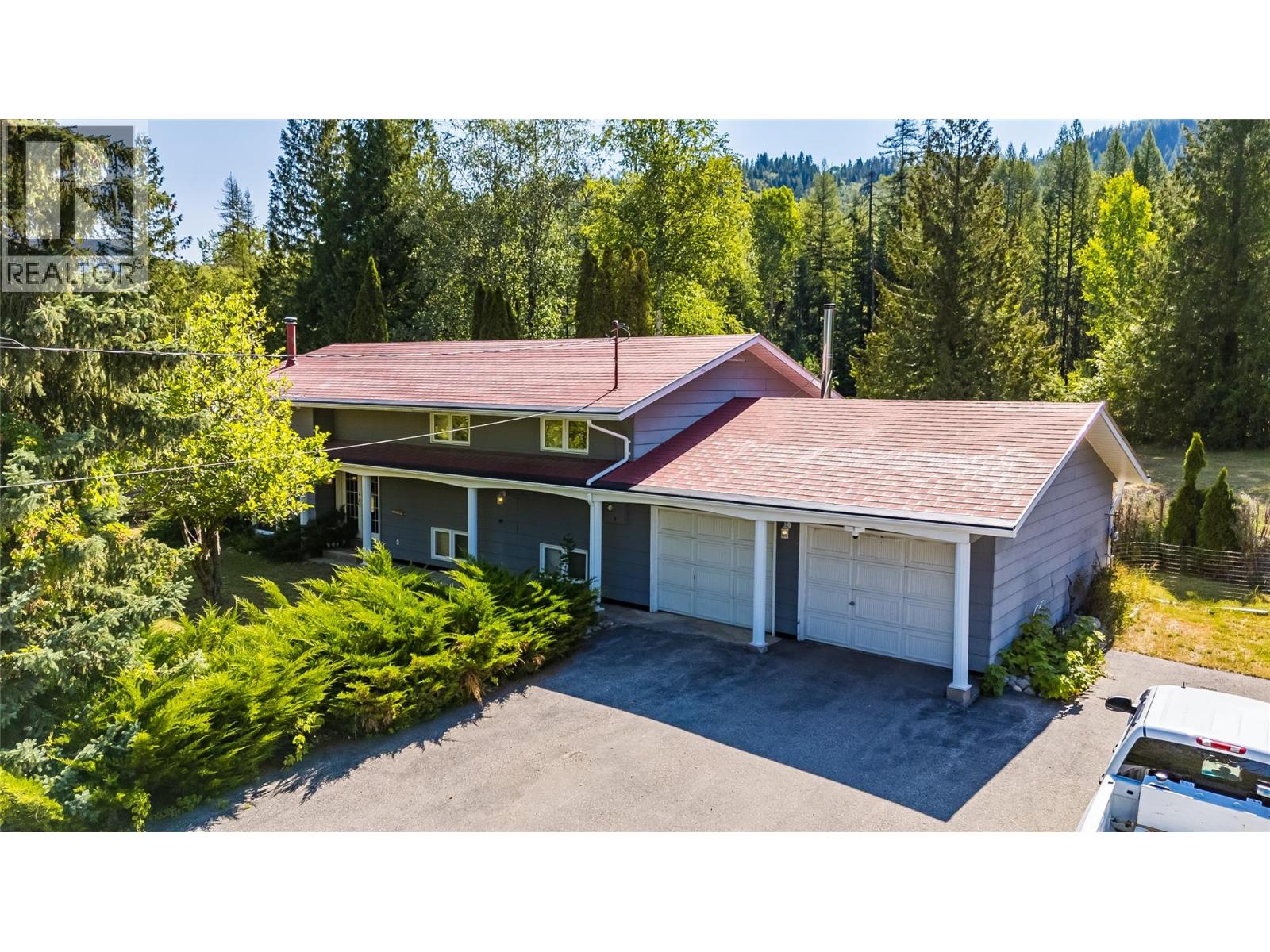 1076 Columbia Gardens Road, Fruitvale, British Columbia  V0G 1L1 - Photo 1 - 10399385