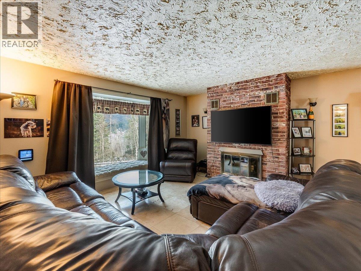1076 Columbia Gardens Road, Fruitvale, British Columbia  V0G 1L1 - Photo 17 - 10399385
