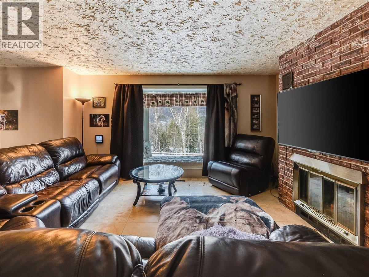 1076 Columbia Gardens Road, Fruitvale, British Columbia  V0G 1L1 - Photo 18 - 10399385