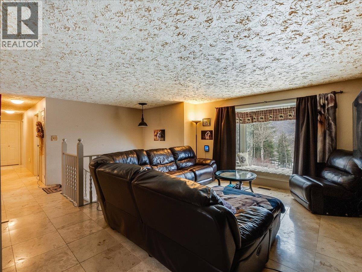 1076 Columbia Gardens Road, Fruitvale, British Columbia  V0G 1L1 - Photo 25 - 10399385