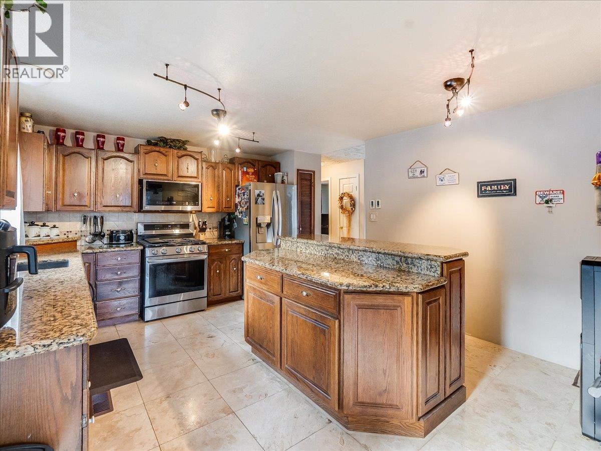 1076 Columbia Gardens Road, Fruitvale, British Columbia  V0G 1L1 - Photo 4 - 10399385