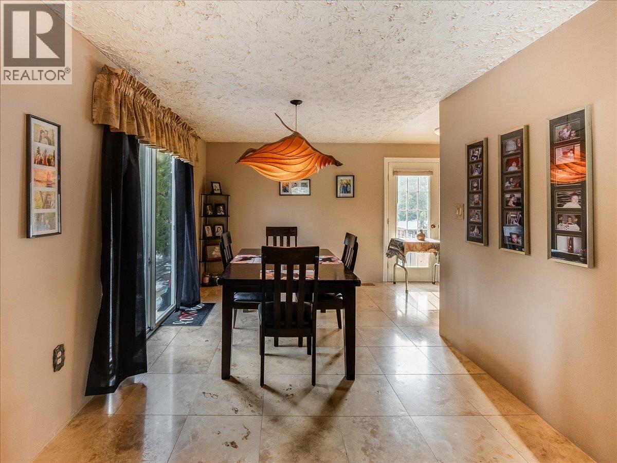 1076 Columbia Gardens Road, Fruitvale, British Columbia  V0G 1L1 - Photo 9 - 10399385