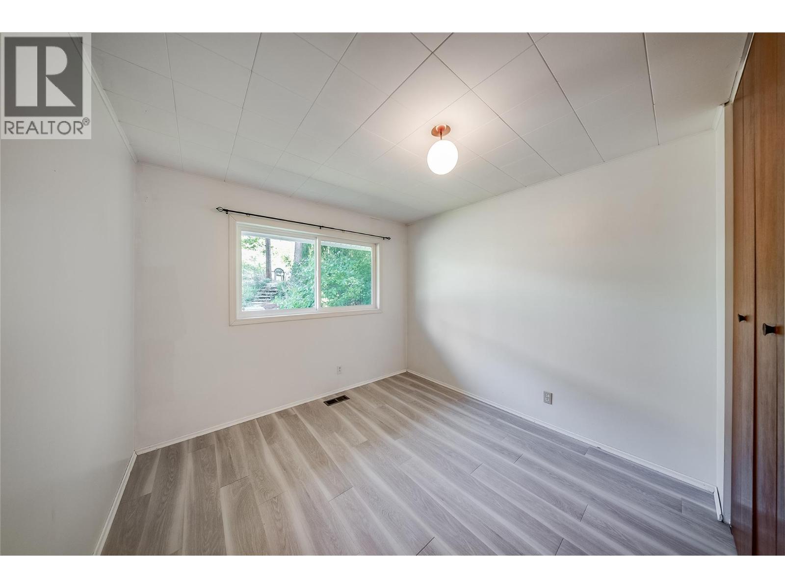 1048 Christie Road, Montrose, British Columbia  V0G 1P0 - Photo 12 - 10398908