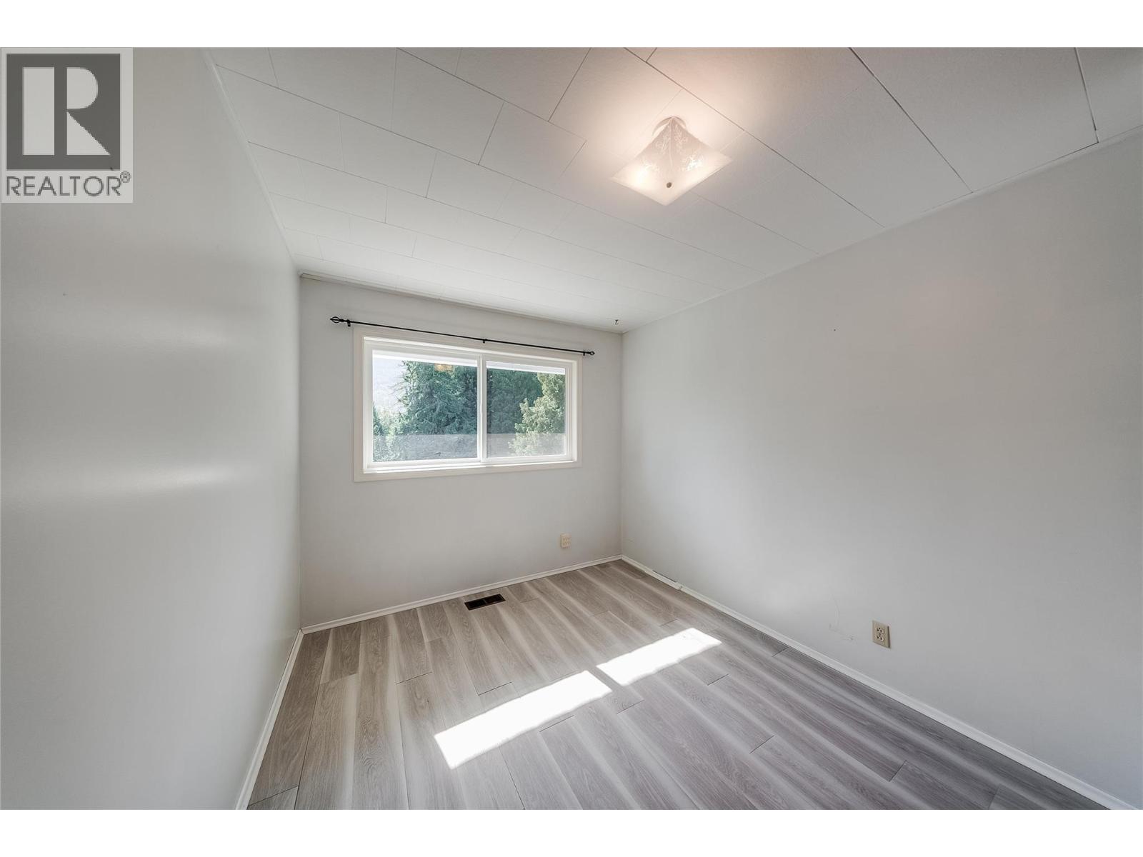 1048 Christie Road, Montrose, British Columbia  V0G 1P0 - Photo 14 - 10398908