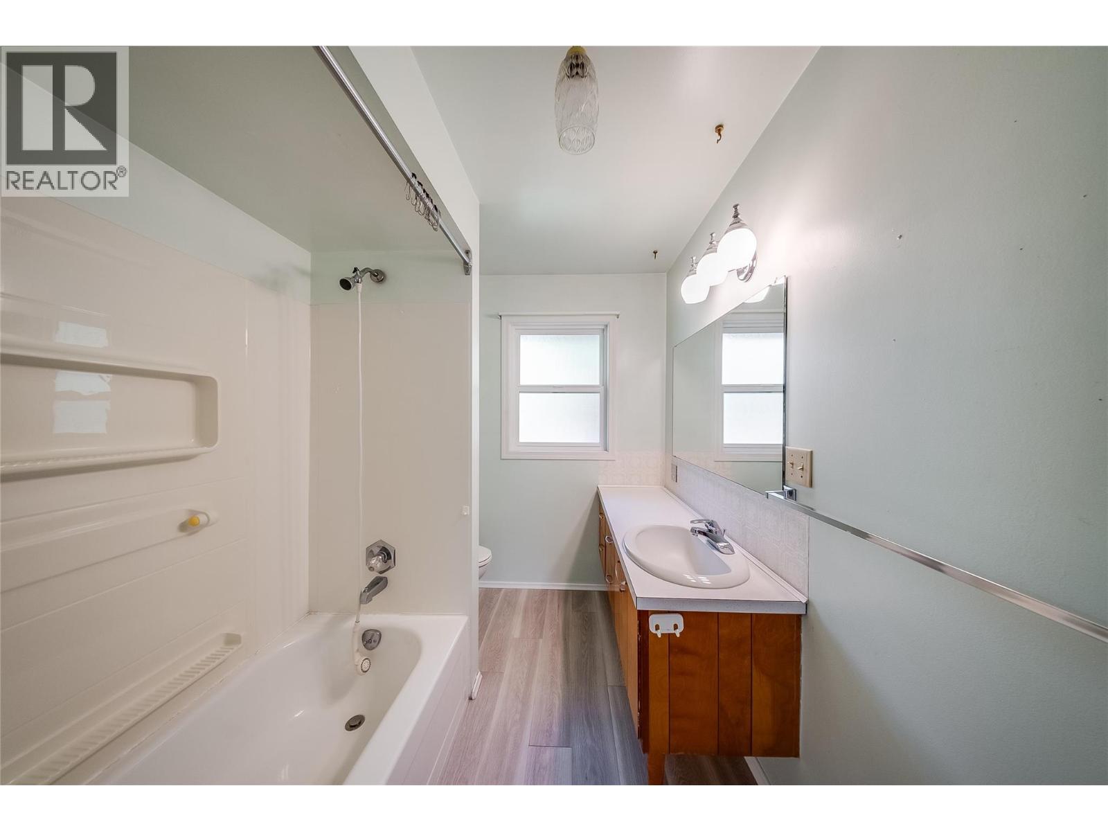 1048 Christie Road, Montrose, British Columbia  V0G 1P0 - Photo 16 - 10398908