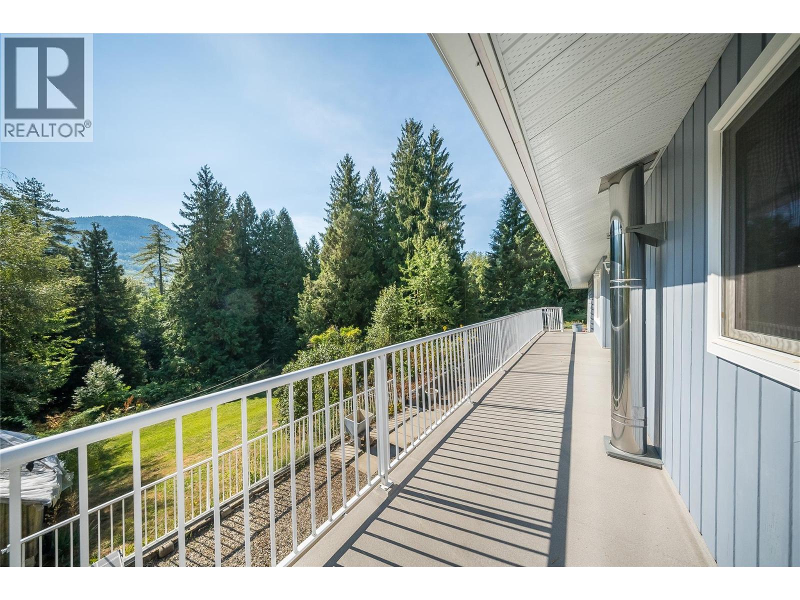 1048 Christie Road, Montrose, British Columbia  V0G 1P0 - Photo 28 - 10398908