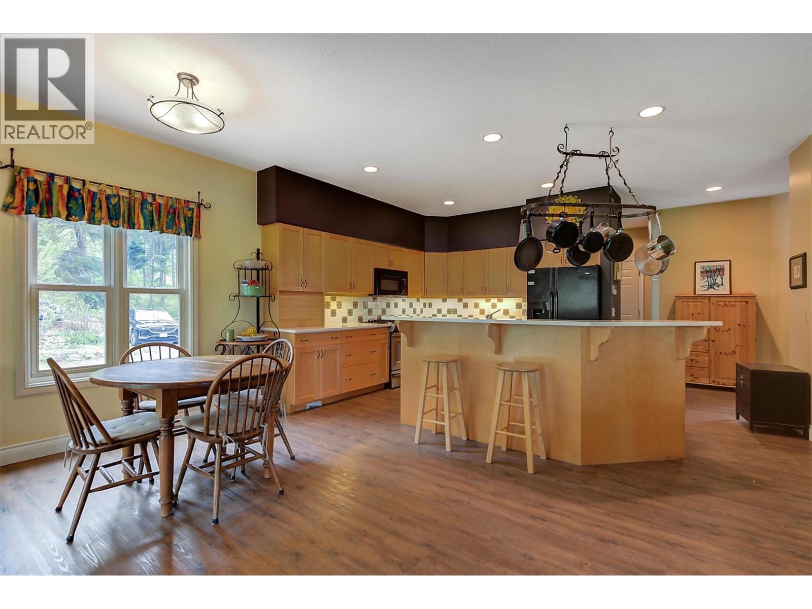 3605 Luxmoore Road, Kelowna, British Columbia  V1W 4C7 - Photo 13 - 10399361