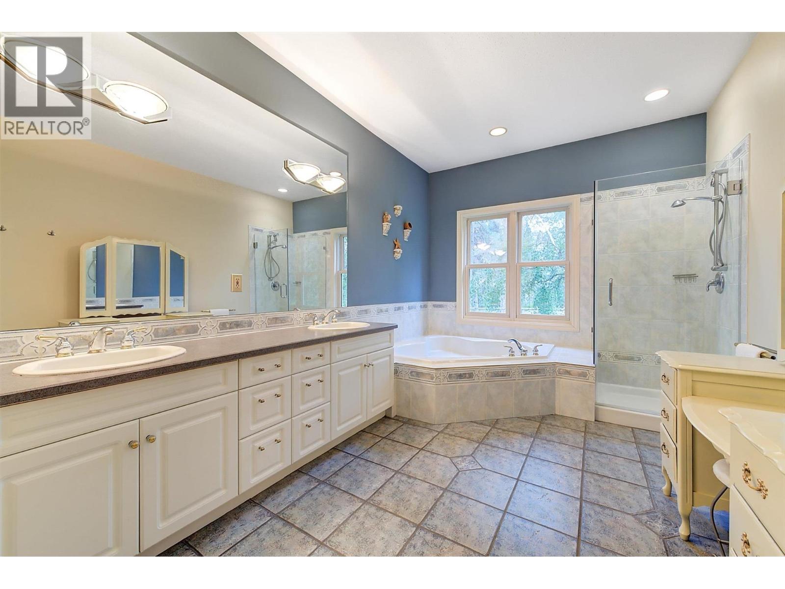 3605 Luxmoore Road, Kelowna, British Columbia  V1W 4C7 - Photo 20 - 10399361