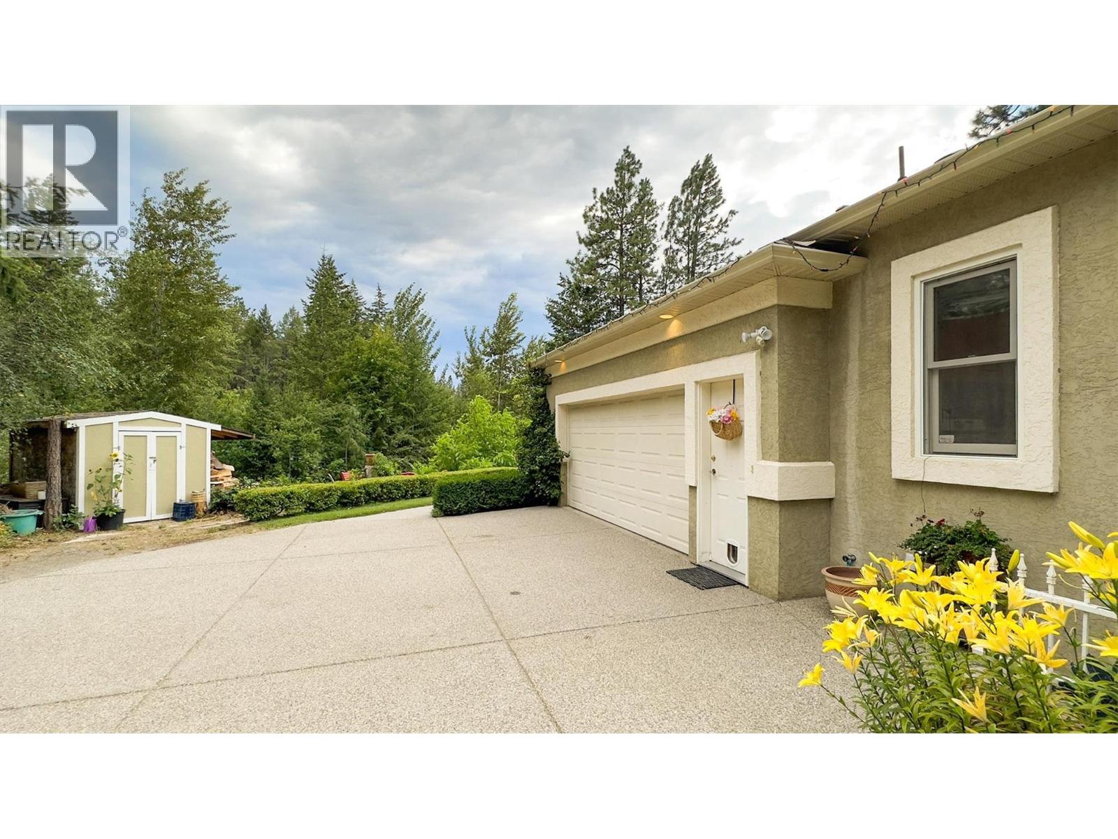 3605 Luxmoore Road, Kelowna, British Columbia  V1W 4C7 - Photo 47 - 10399361