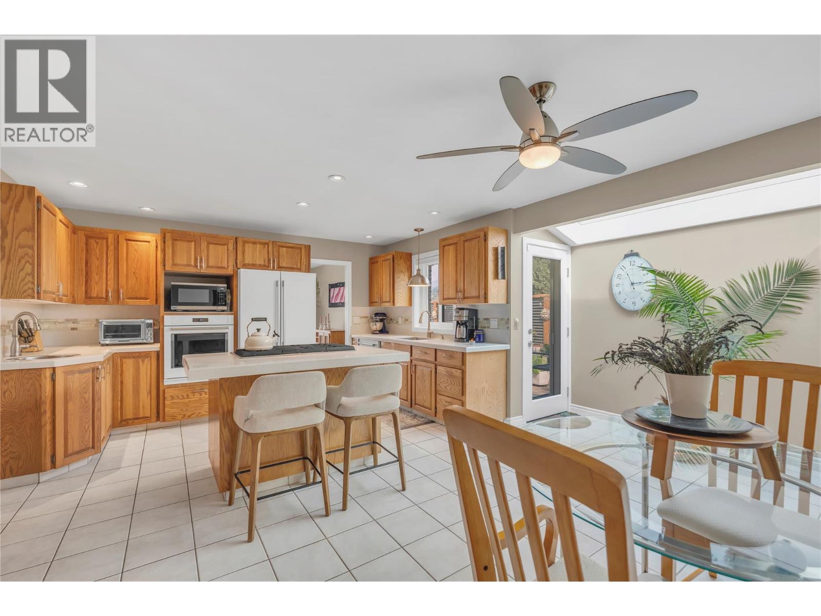 162 Westview Place, Penticton, British Columbia  V2A 7W2 - Photo 11 - 10399182