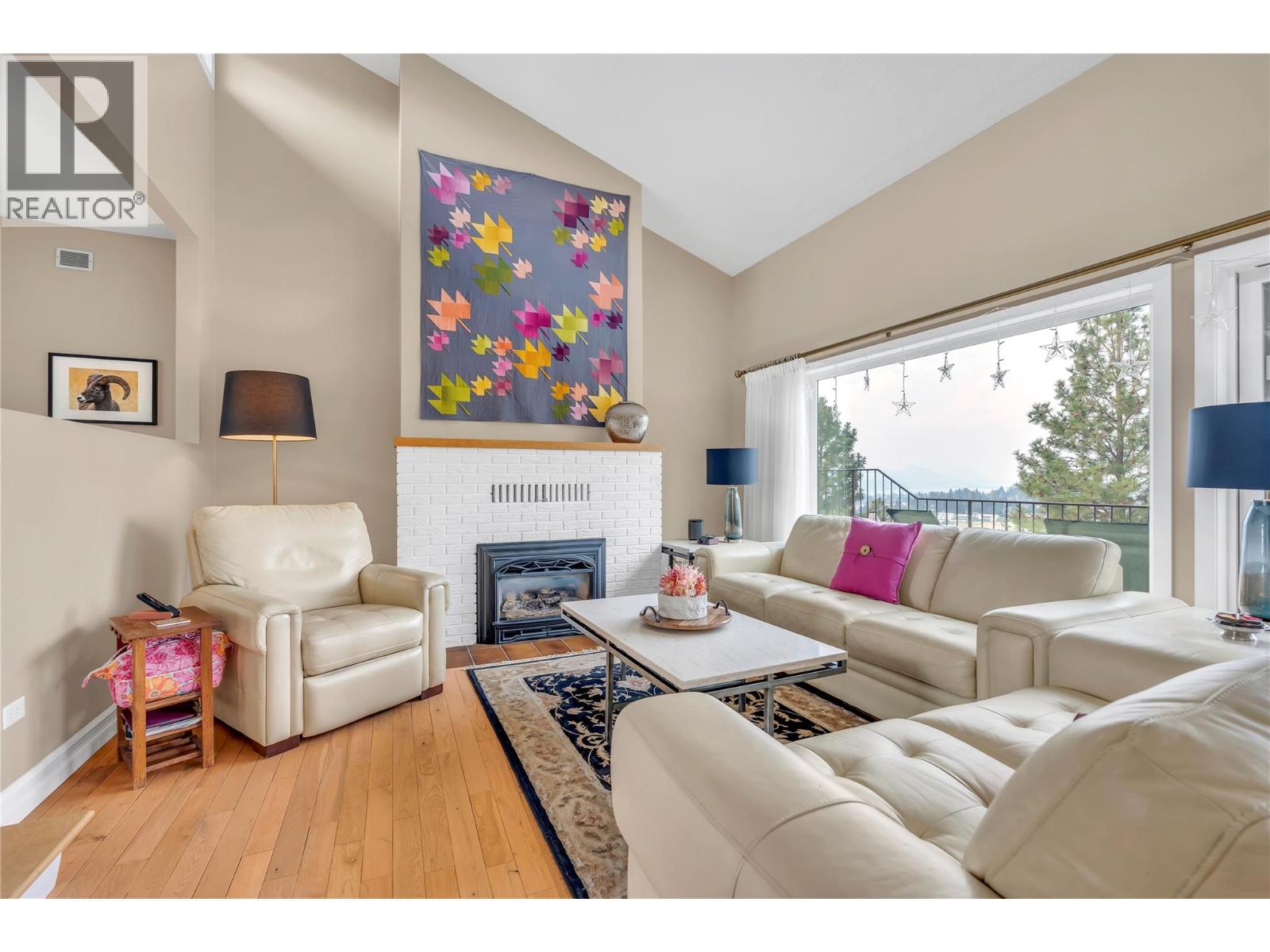 162 Westview Place, Penticton, British Columbia  V2A 7W2 - Photo 2 - 10399182