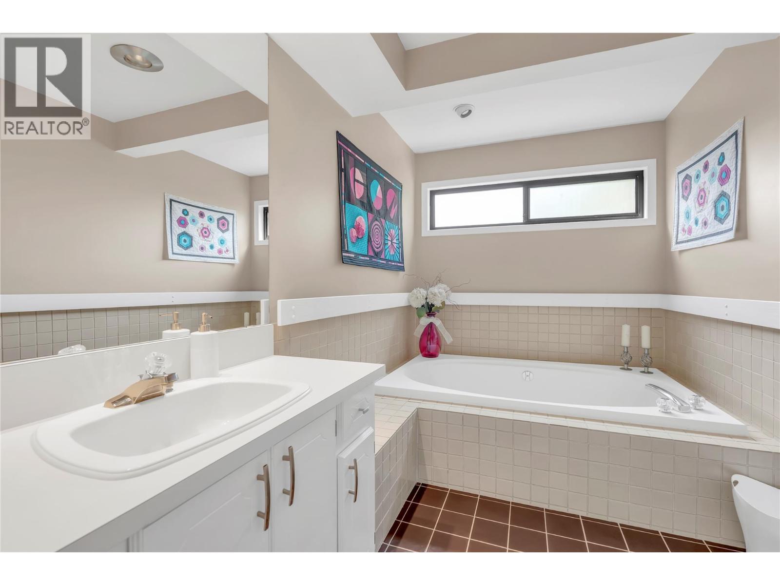 162 Westview Place, Penticton, British Columbia  V2A 7W2 - Photo 24 - 10399182