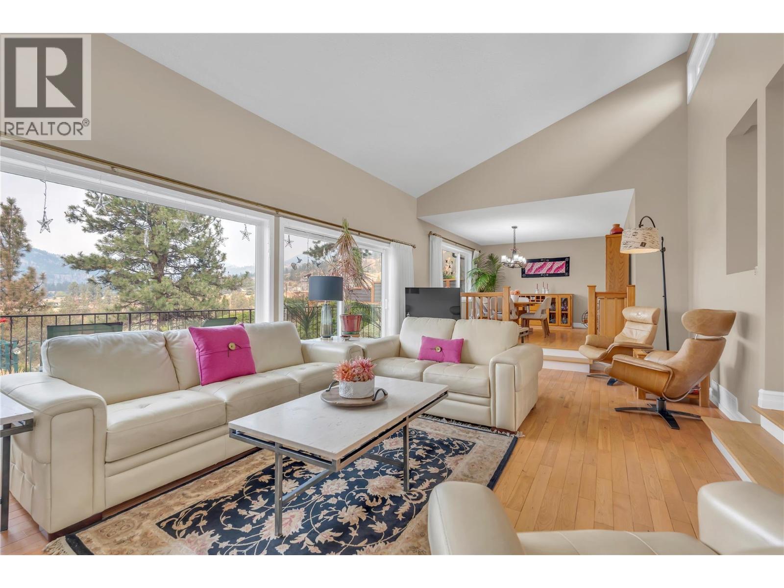 162 Westview Place, Penticton, British Columbia  V2A 7W2 - Photo 3 - 10399182