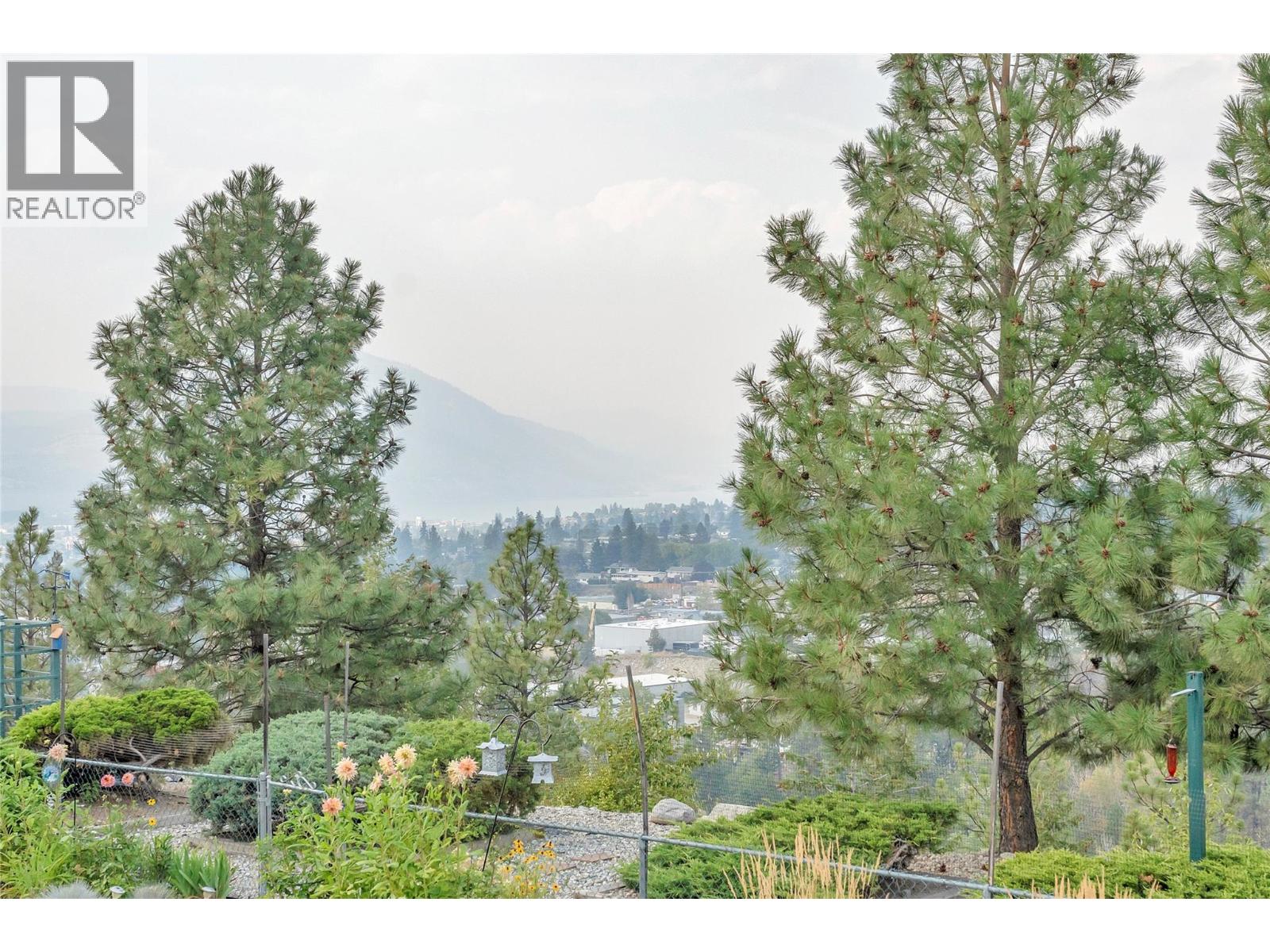 162 Westview Place, Penticton, British Columbia  V2A 7W2 - Photo 31 - 10399182
