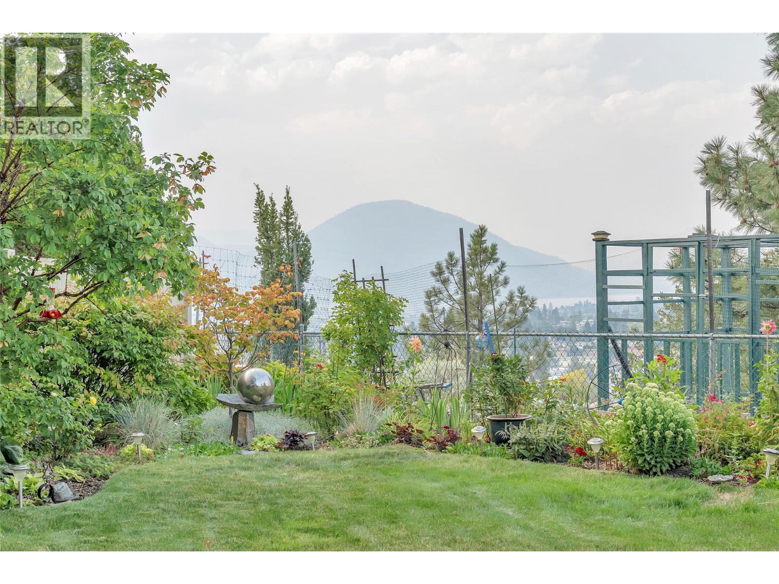 162 Westview Place, Penticton, British Columbia  V2A 7W2 - Photo 48 - 10399182
