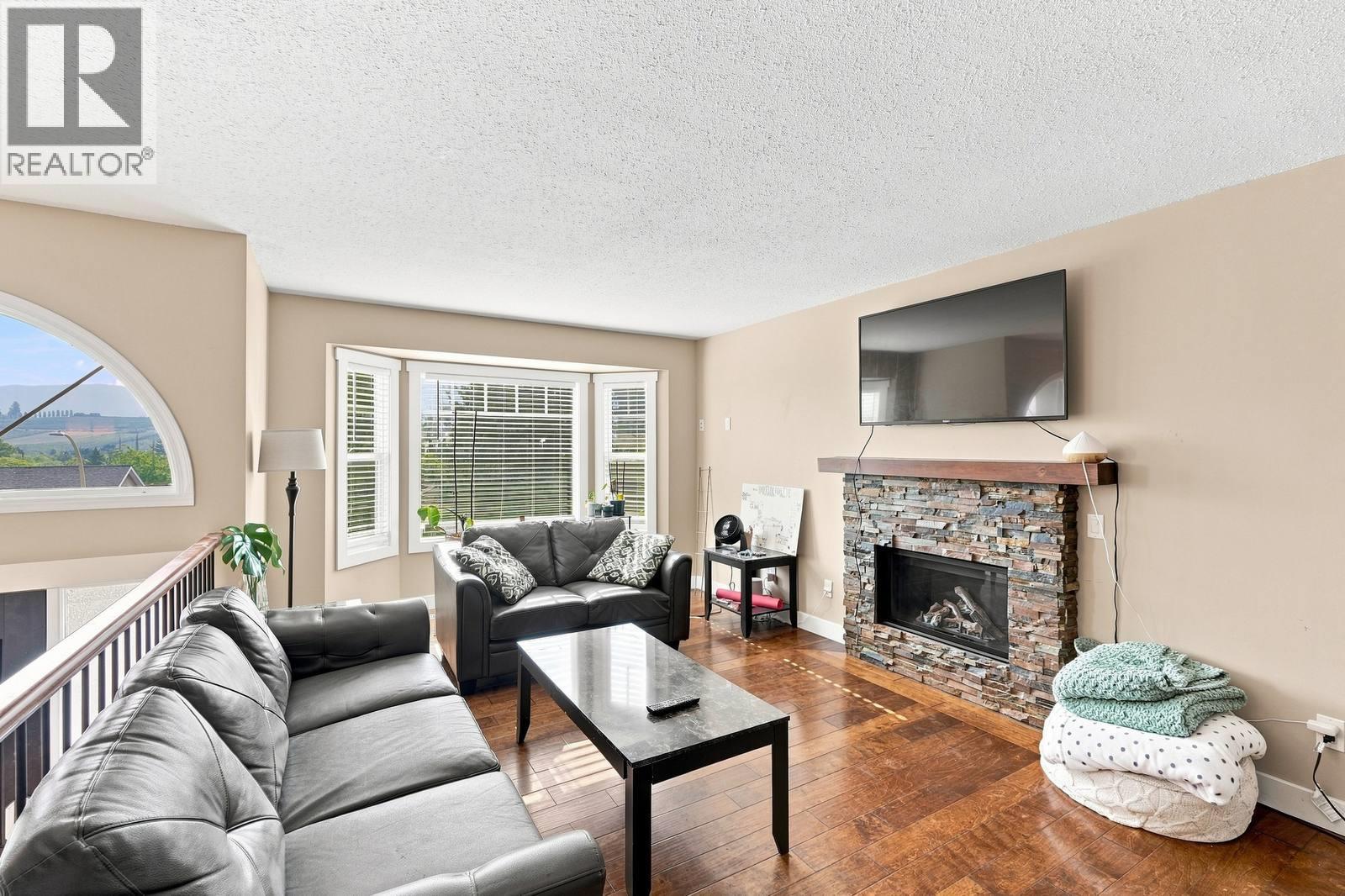 464 Glen Pine Court, Kelowna, British Columbia  V1V 1R3 - Photo 5 - 10398893