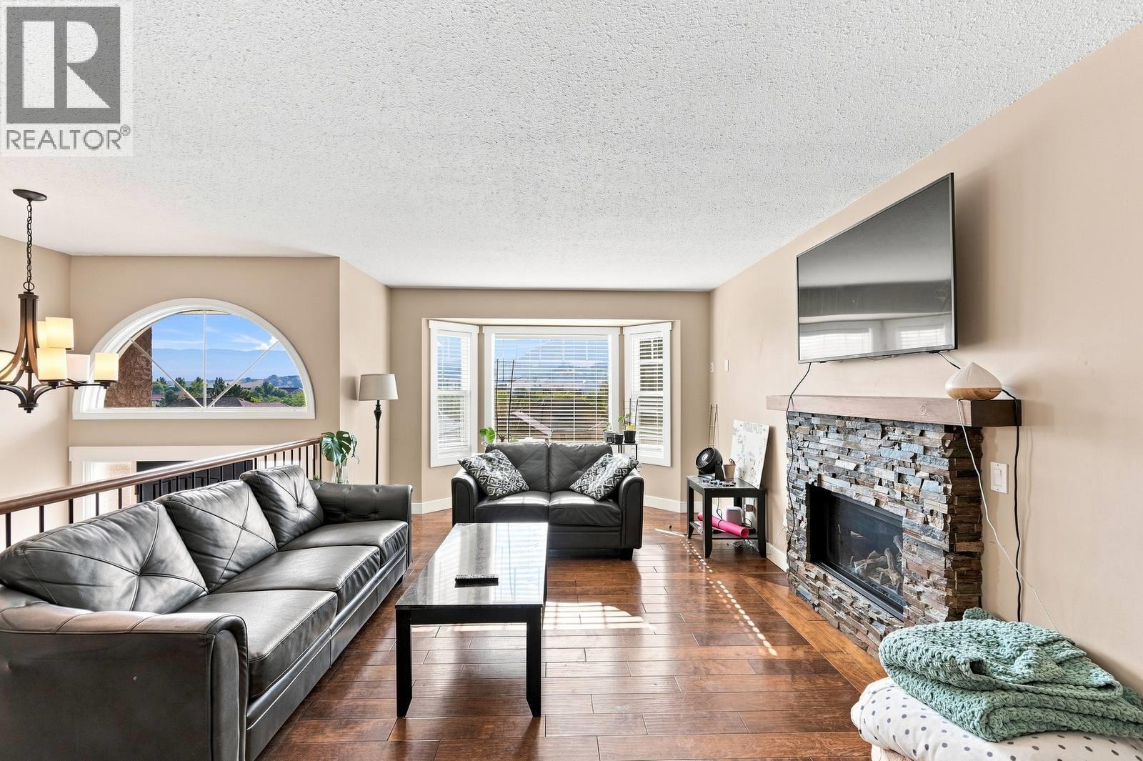 464 Glen Pine Court, Kelowna, British Columbia  V1V 1R3 - Photo 6 - 10398893