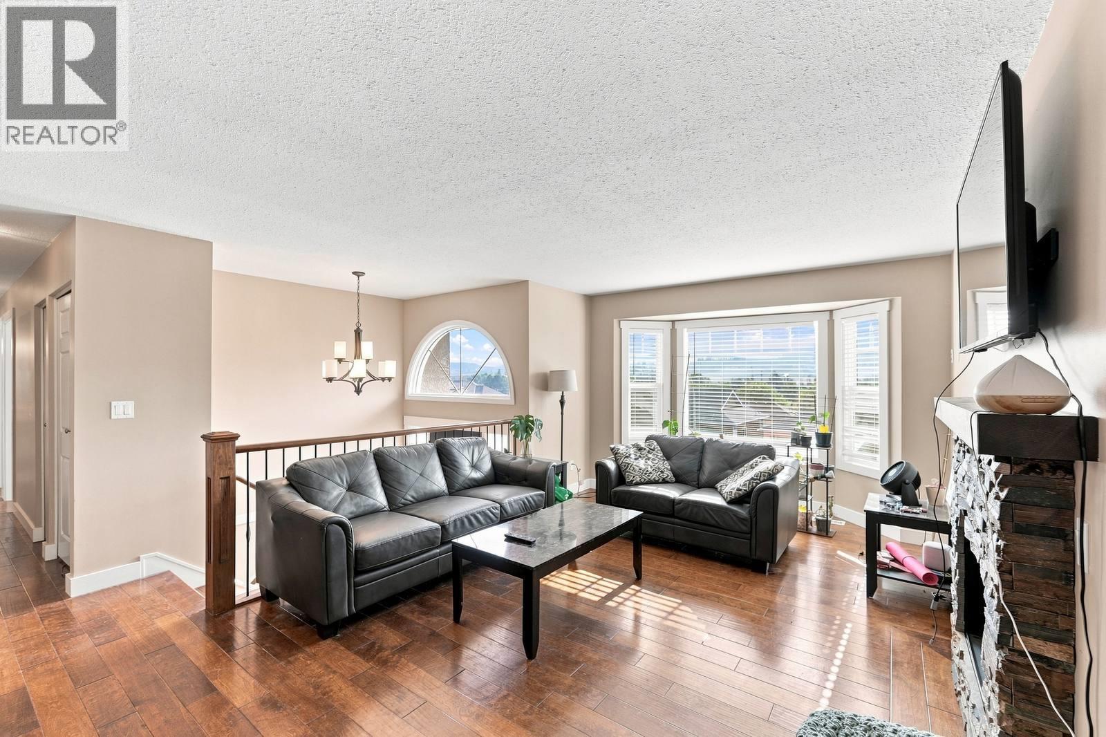 464 Glen Pine Court, Kelowna, British Columbia  V1V 1R3 - Photo 7 - 10398893