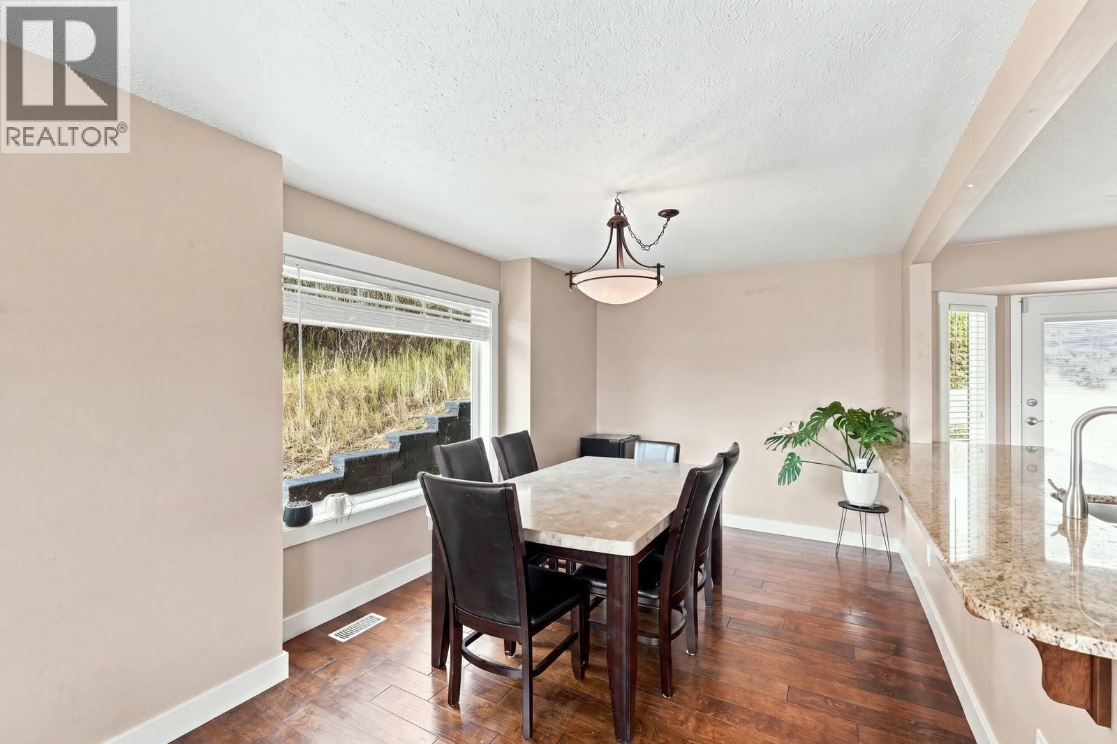 464 Glen Pine Court, Kelowna, British Columbia  V1V 1R3 - Photo 8 - 10398893