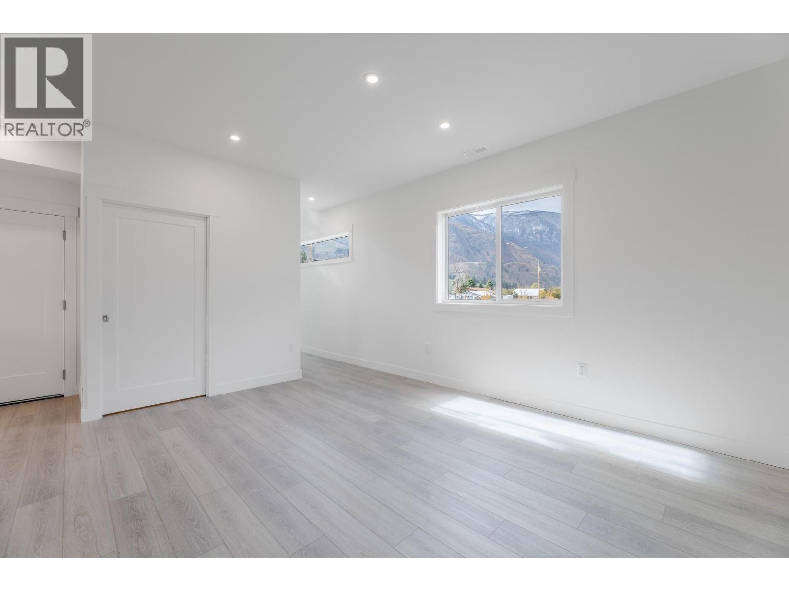 396 11th Avenue, Keremeos, British Columbia  V0X 1N3 - Photo 13 - 10399426
