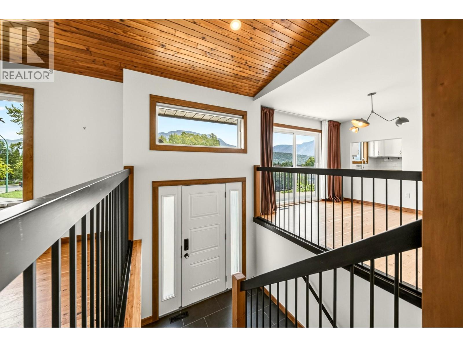 17 Parkland Drive, Fernie, British Columbia  V0B 1M5 - Photo 2 - 10395997