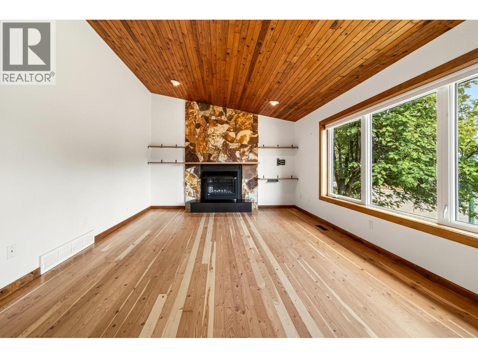 17 Parkland Drive, Fernie, British Columbia  V0B 1M5 - Photo 5 - 10395997