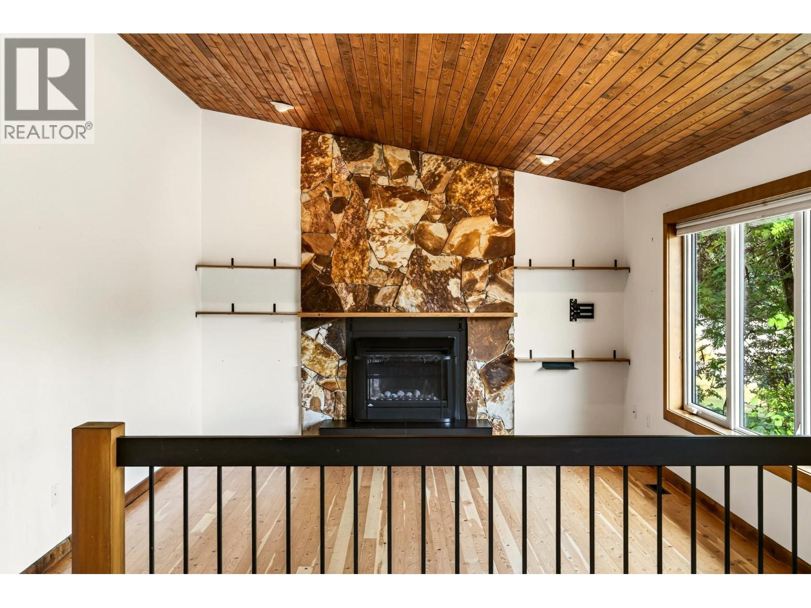 17 Parkland Drive, Fernie, British Columbia  V0B 1M5 - Photo 6 - 10395997
