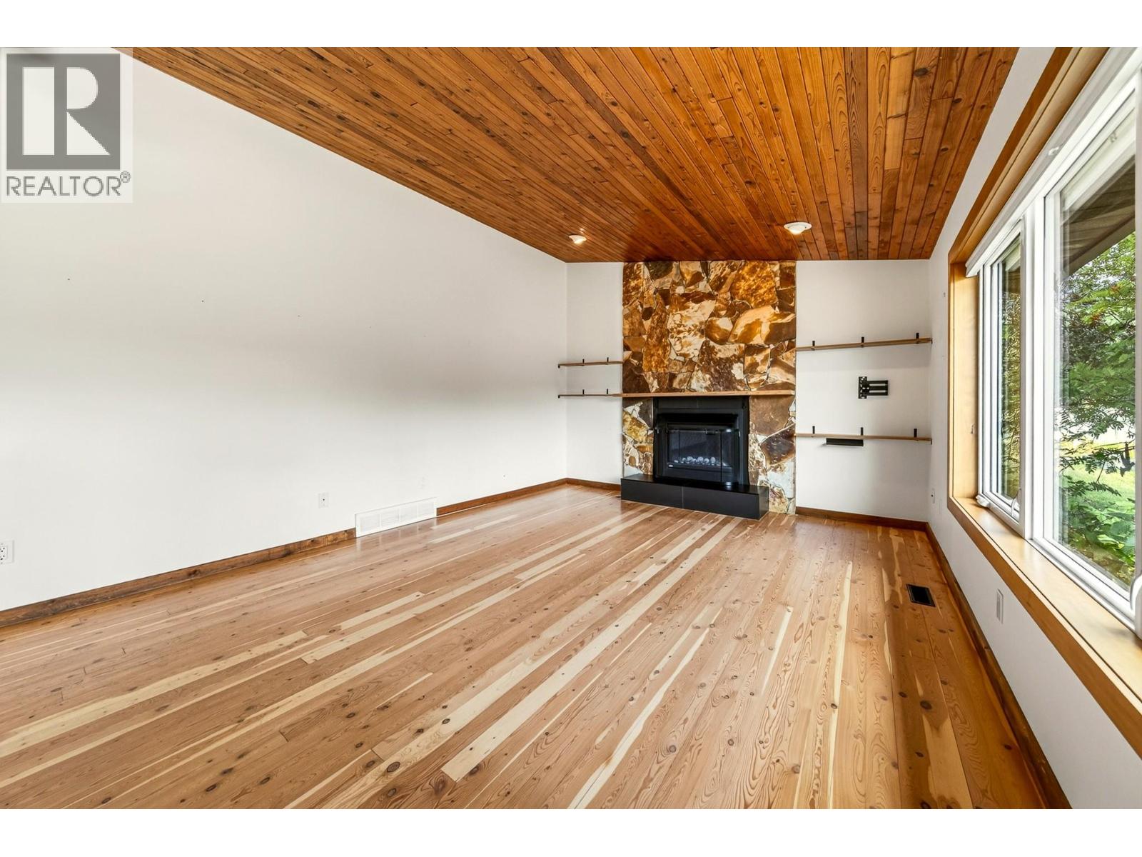 17 Parkland Drive, Fernie, British Columbia  V0B 1M5 - Photo 7 - 10395997