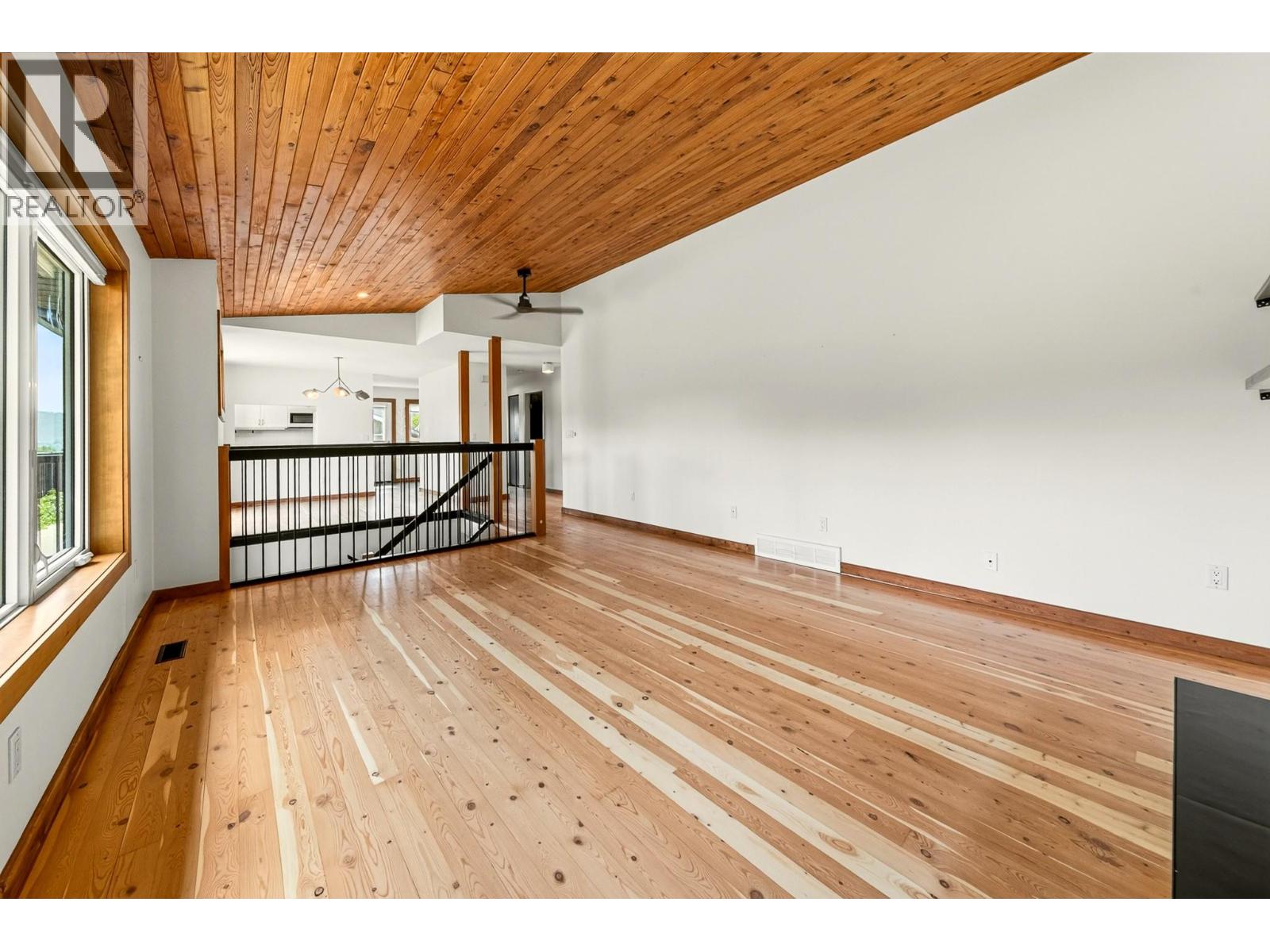 17 Parkland Drive, Fernie, British Columbia  V0B 1M5 - Photo 8 - 10395997