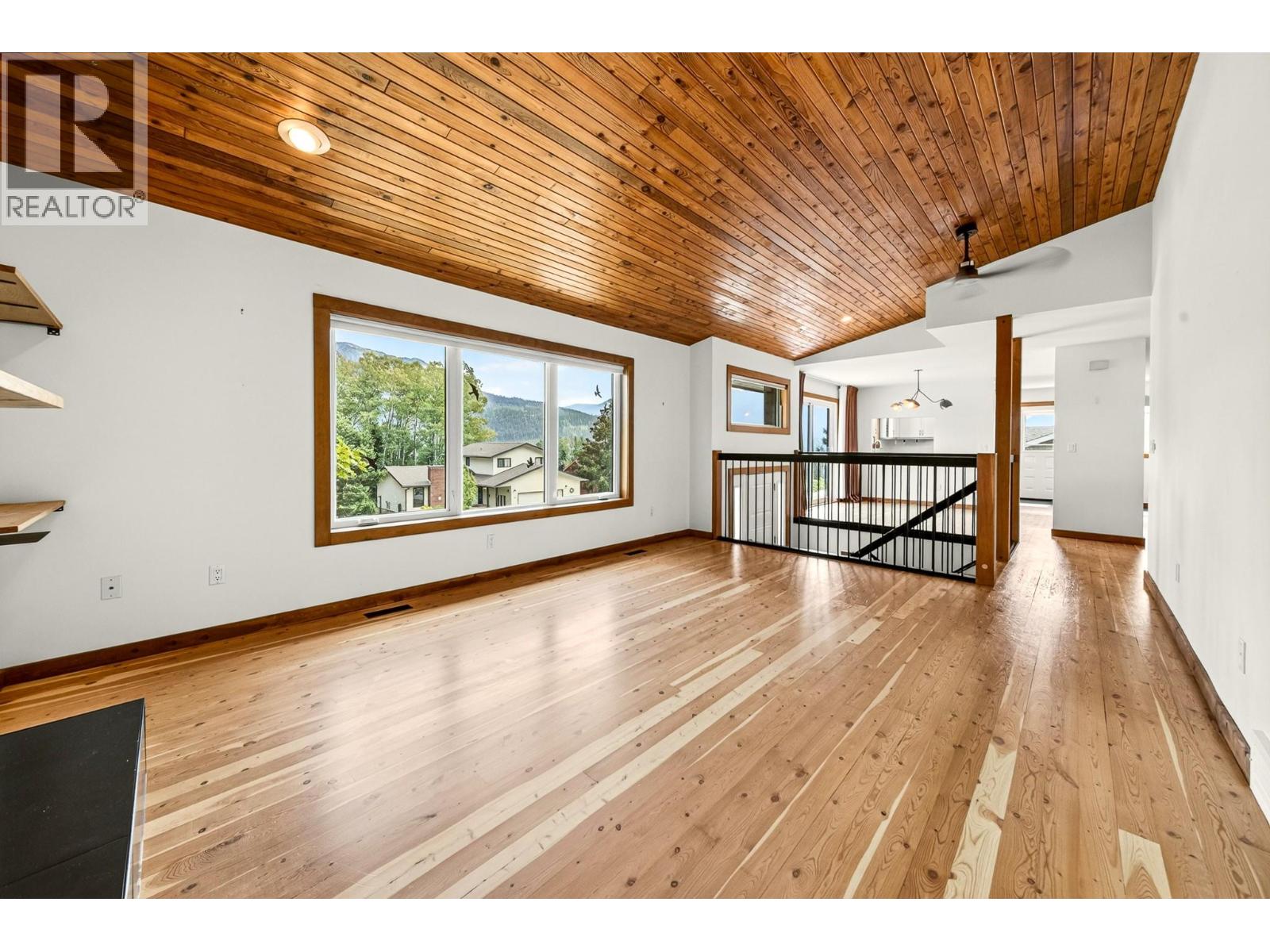 17 Parkland Drive, Fernie, British Columbia  V0B 1M5 - Photo 9 - 10395997