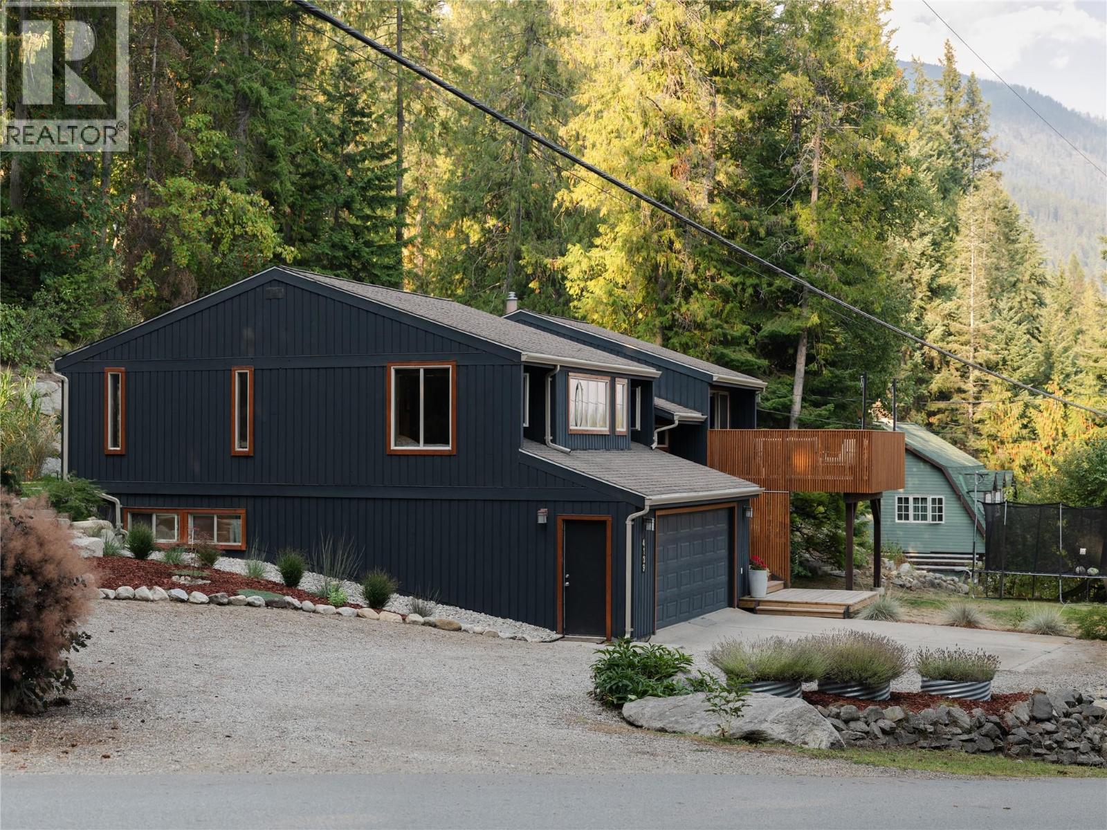 4139 Granger Road, Nelson, British Columbia  V1L 6T1 - Photo 2 - 10399051
