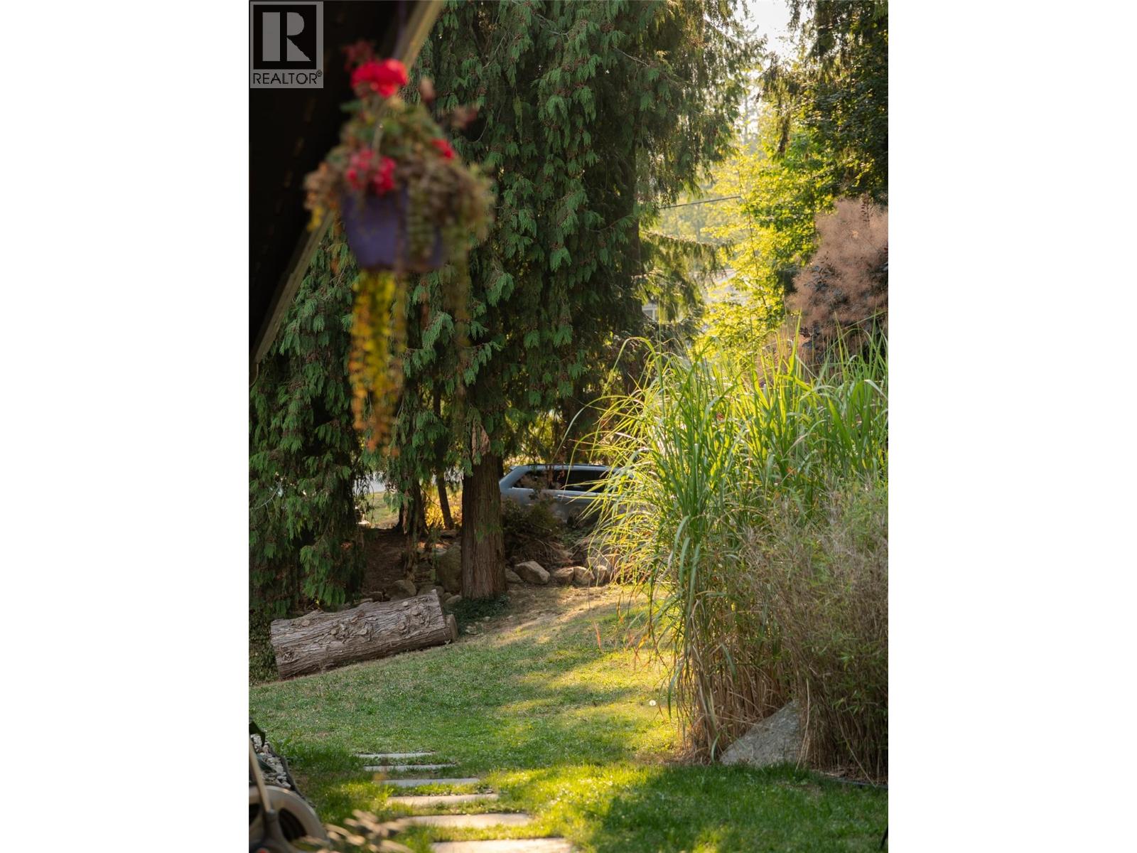 4139 Granger Road, Nelson, British Columbia  V1L 6T1 - Photo 7 - 10399051