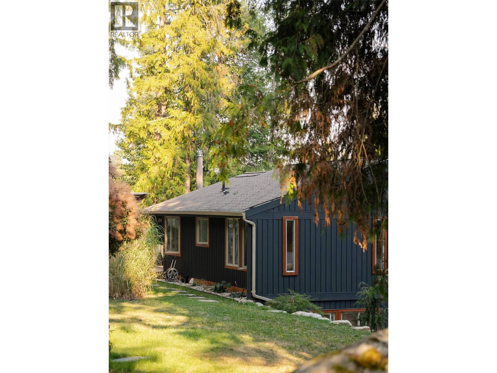 4139 Granger Road, Nelson, British Columbia  V1L 6T1 - Photo 8 - 10399051