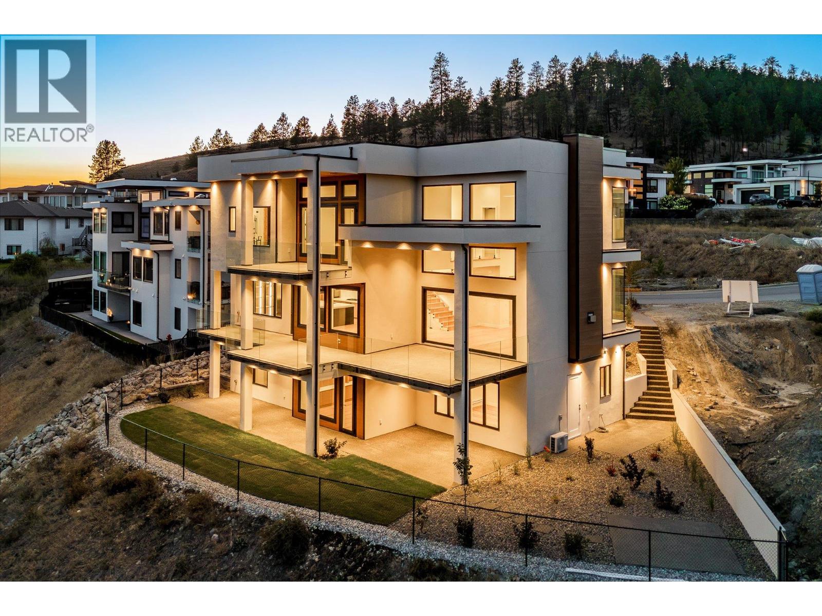 1082 Carnoustie Drive, Kelowna, British Columbia  V1P 0A3 - Photo 2 - 10396284