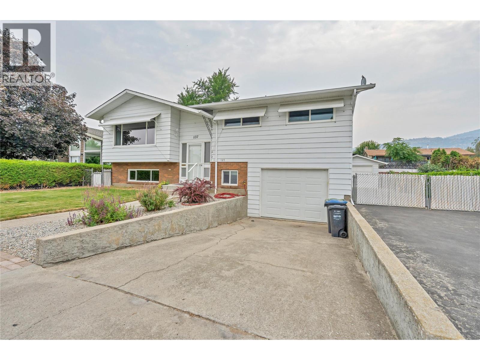 137 Murray Drive, Penticton, British Columbia  V2A 6W7 - Photo 4 - 10399504