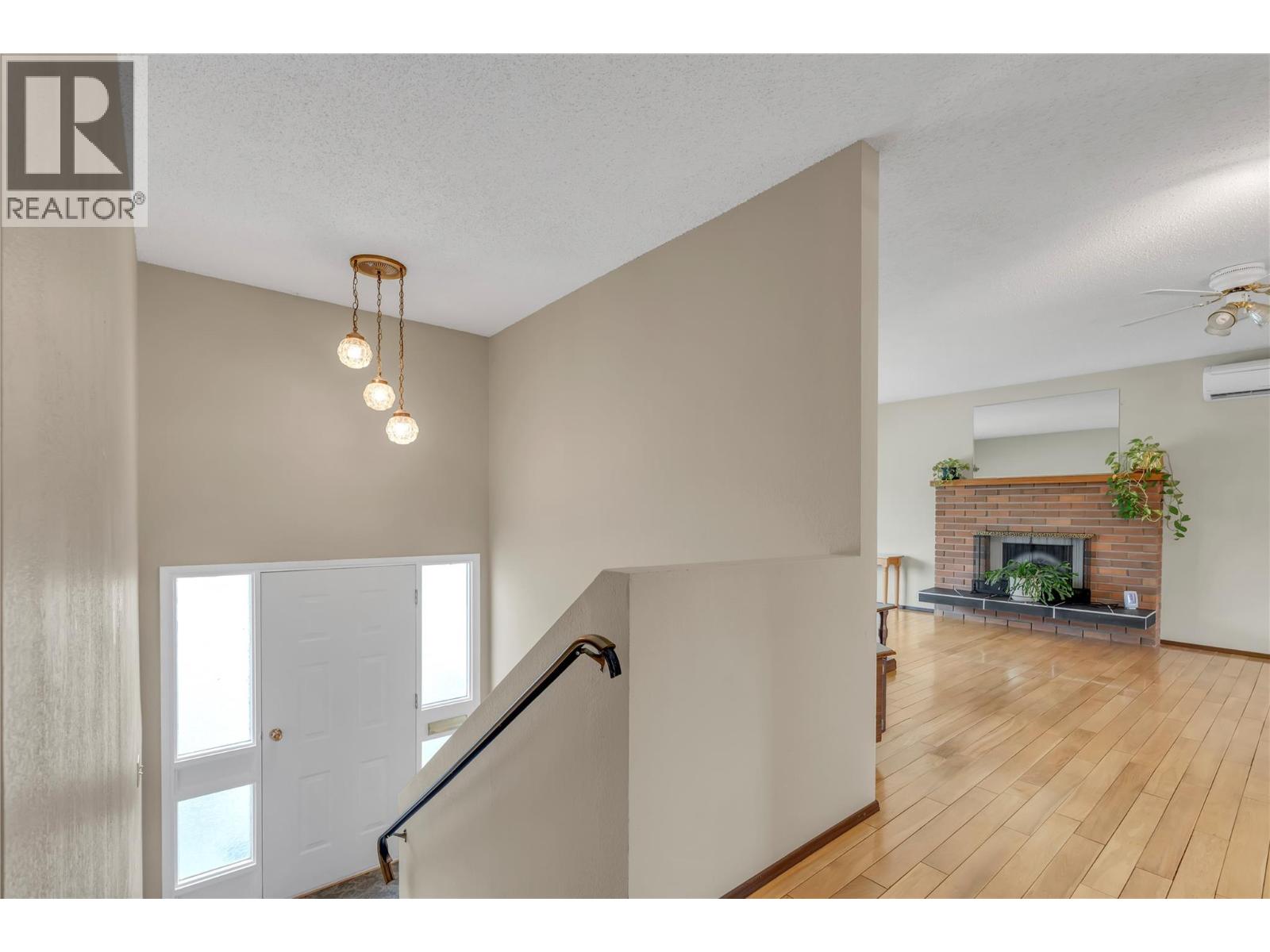 137 Murray Drive, Penticton, British Columbia  V2A 6W7 - Photo 6 - 10399504