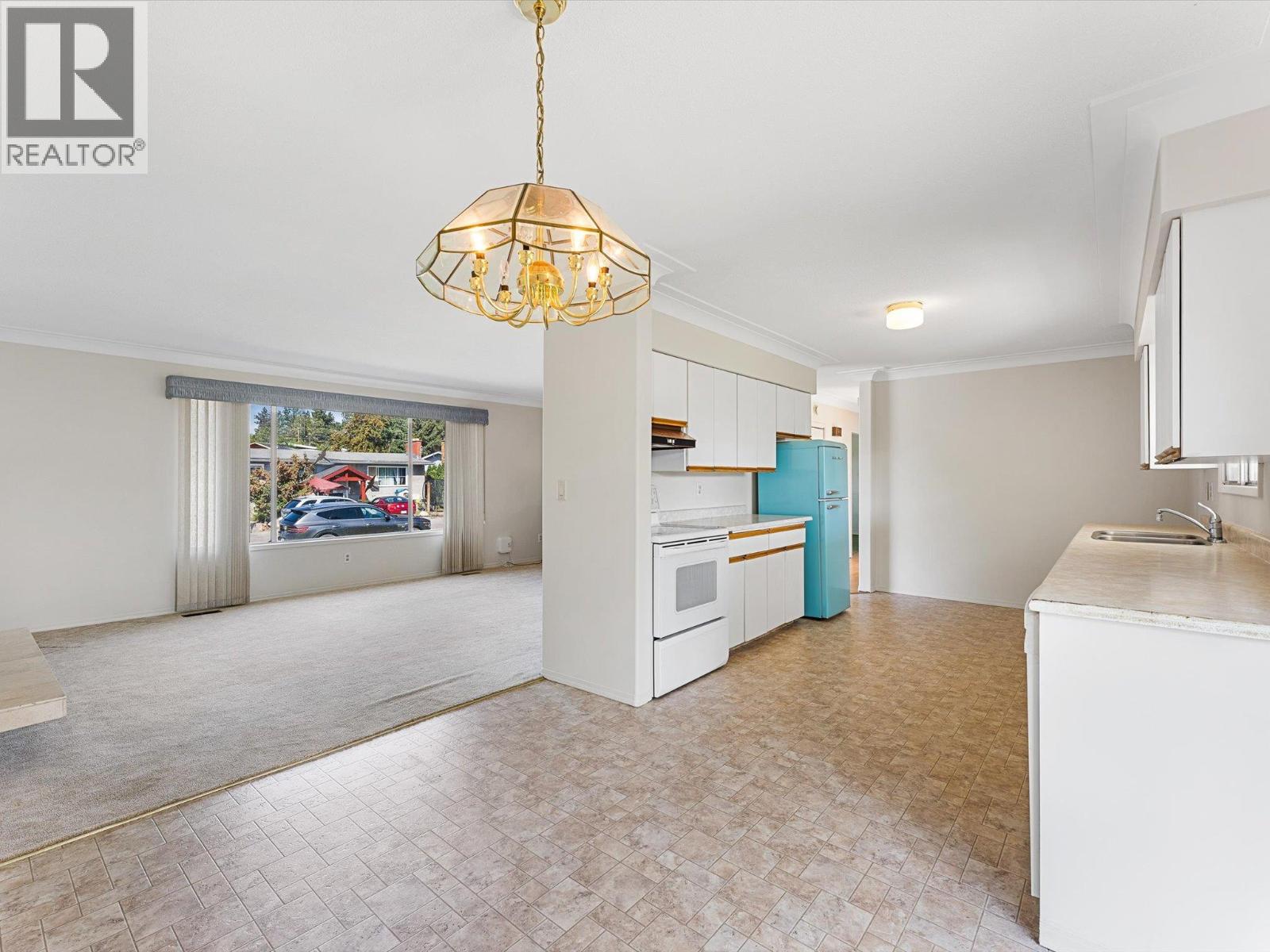 465 Hollydell Road, Kelowna, British Columbia  V1X 1L1 - Photo 12 - 10399461