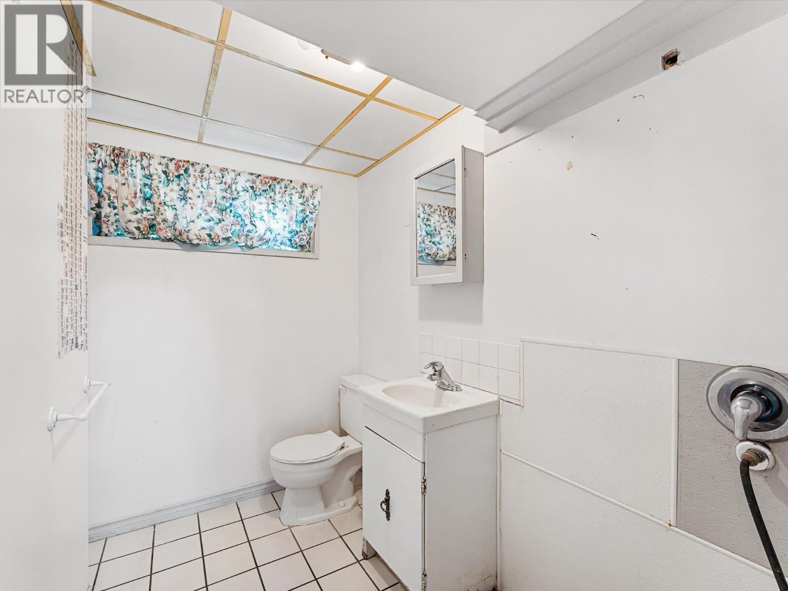 465 Hollydell Road, Kelowna, British Columbia  V1X 1L1 - Photo 28 - 10399461