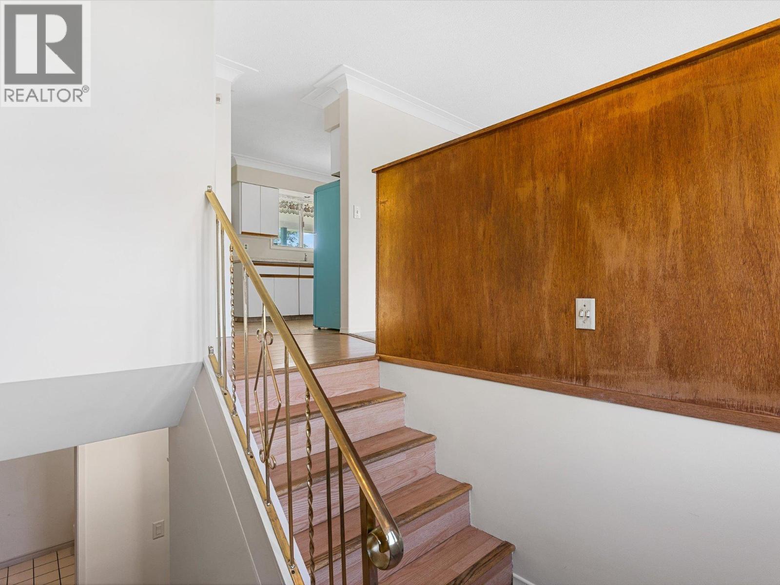 465 Hollydell Road, Kelowna, British Columbia  V1X 1L1 - Photo 4 - 10399461