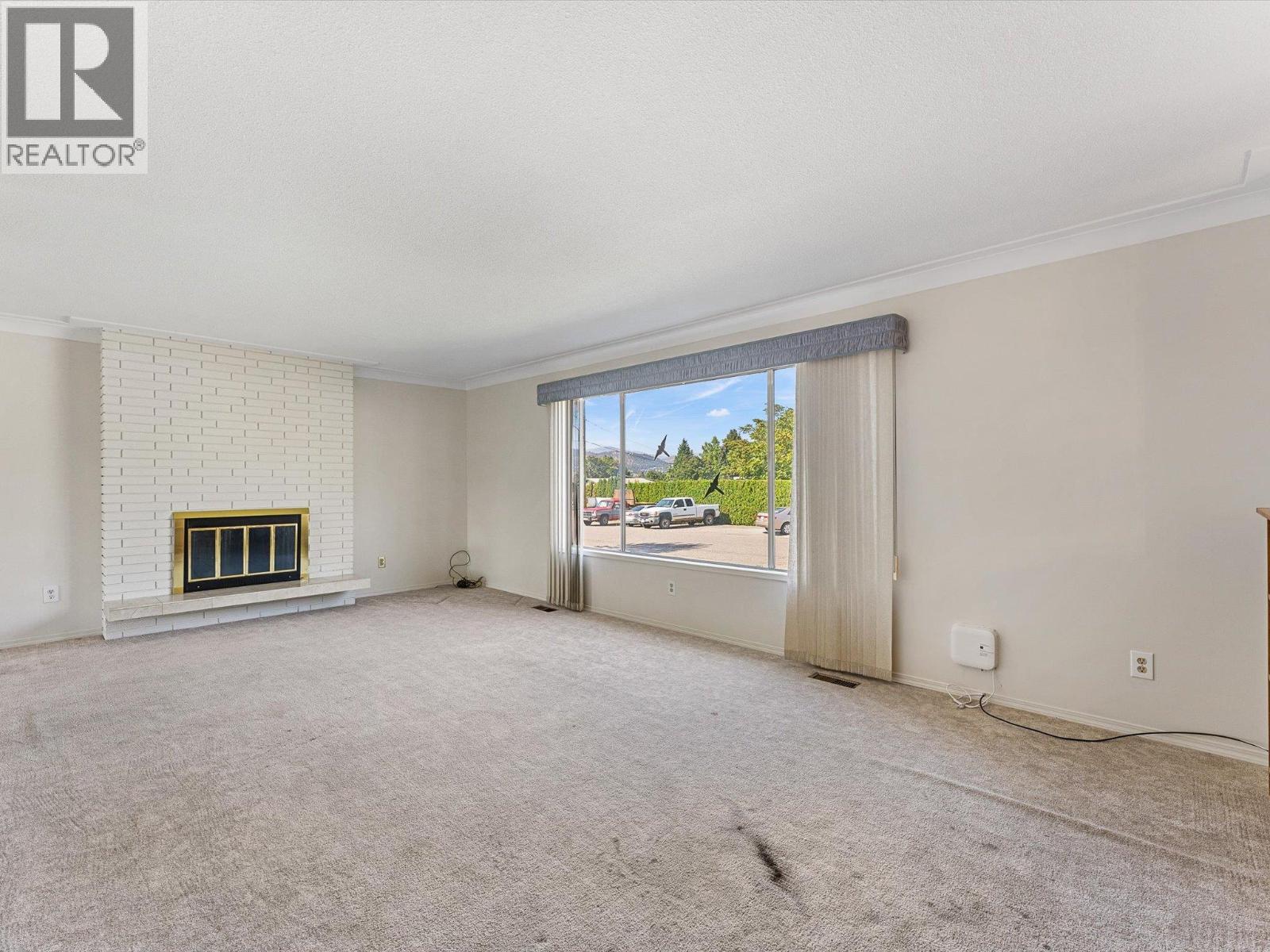 465 Hollydell Road, Kelowna, British Columbia  V1X 1L1 - Photo 6 - 10399461