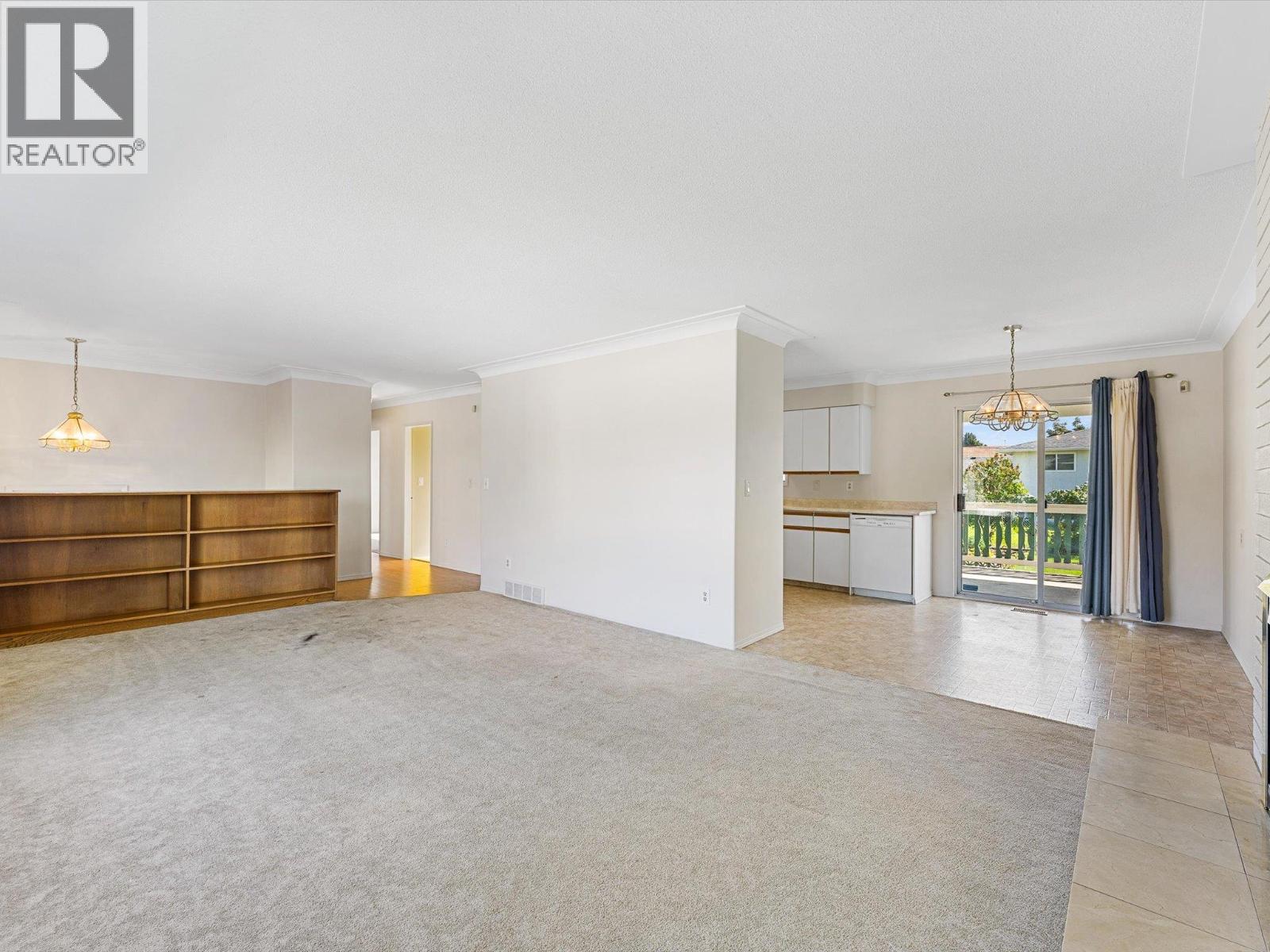 465 Hollydell Road, Kelowna, British Columbia  V1X 1L1 - Photo 8 - 10399461