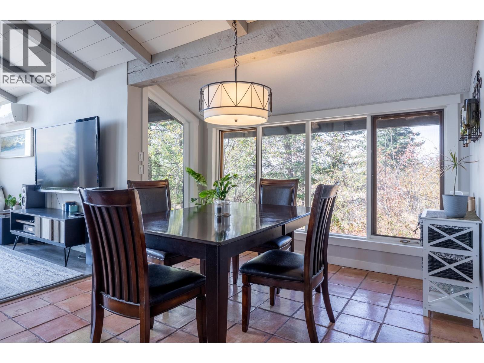 6474 Sierra Drive, Kelowna, British Columbia  V1P 1A4 - Photo 11 - 10398605