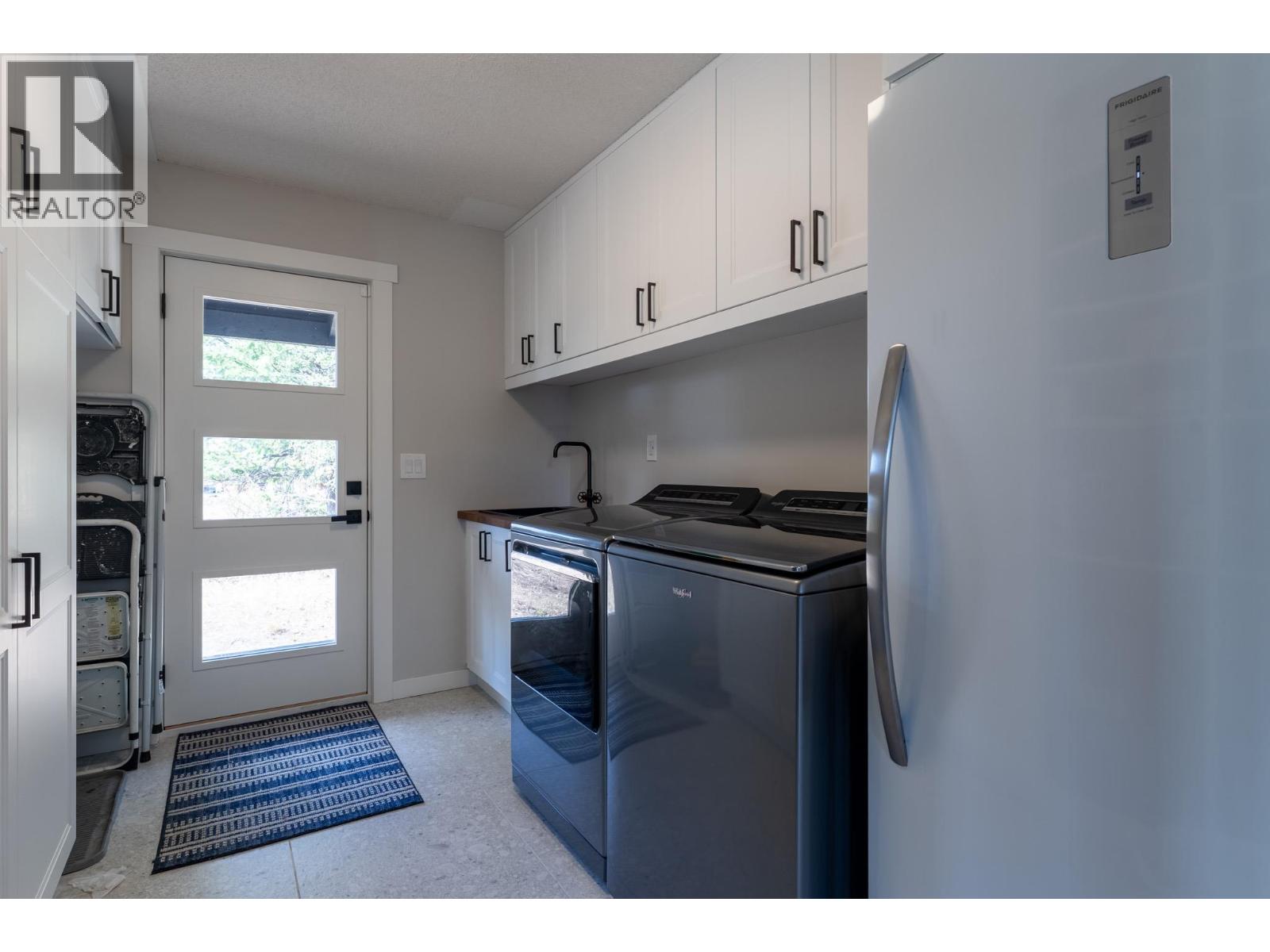 6474 Sierra Drive, Kelowna, British Columbia  V1P 1A4 - Photo 13 - 10398605
