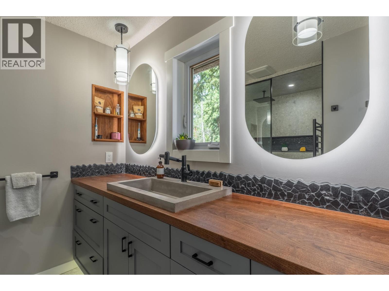 6474 Sierra Drive, Kelowna, British Columbia  V1P 1A4 - Photo 18 - 10398605
