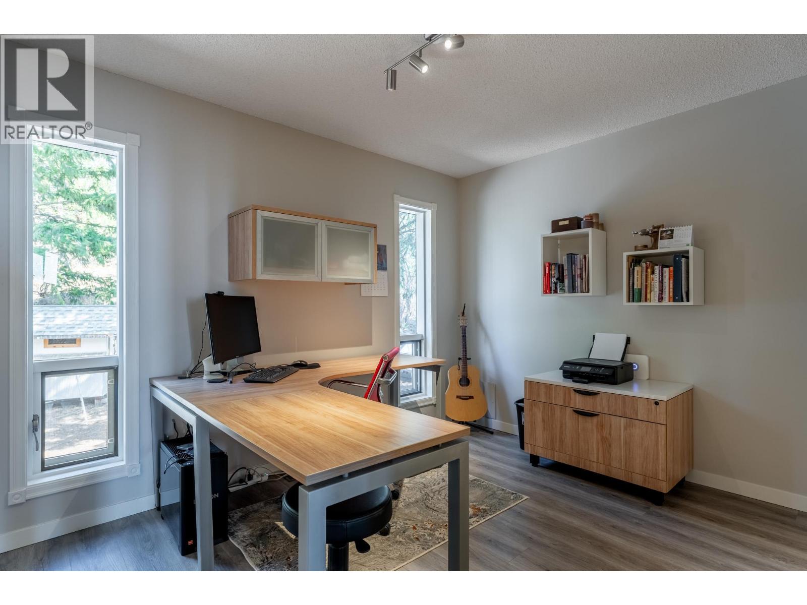 6474 Sierra Drive, Kelowna, British Columbia  V1P 1A4 - Photo 21 - 10398605