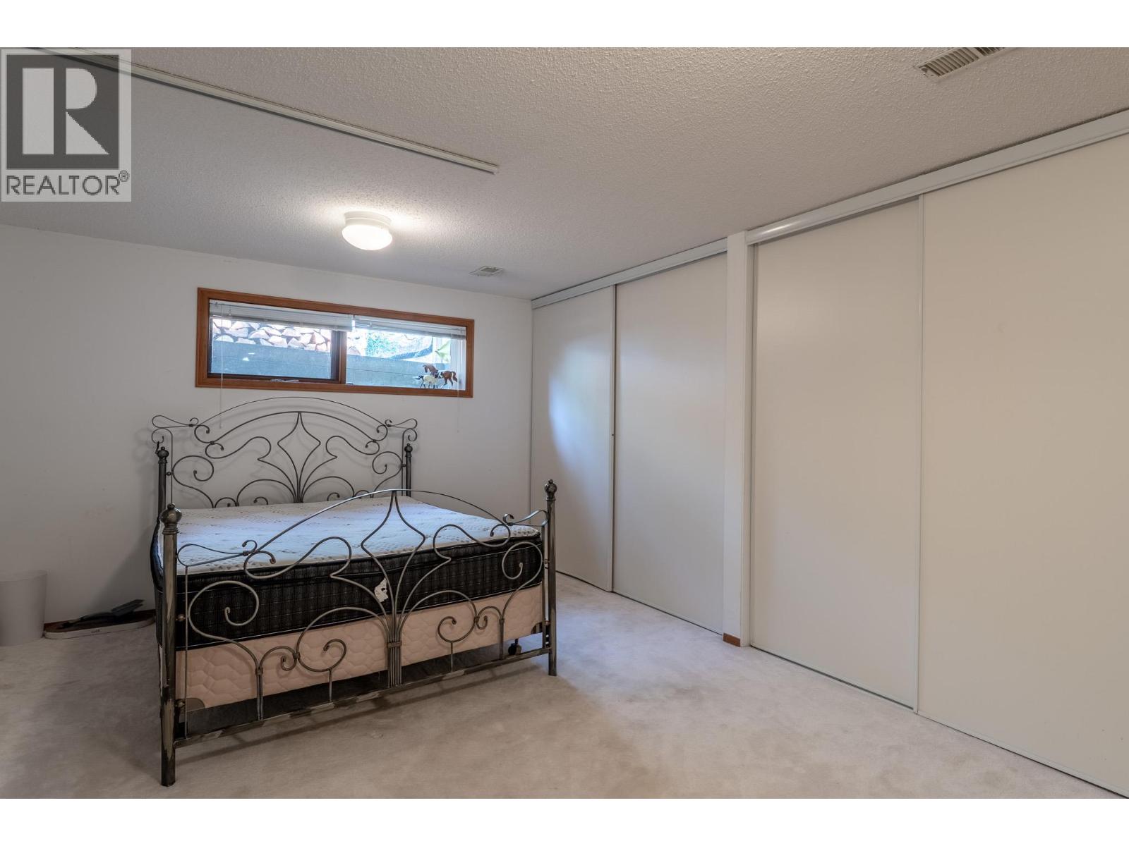 6474 Sierra Drive, Kelowna, British Columbia  V1P 1A4 - Photo 23 - 10398605